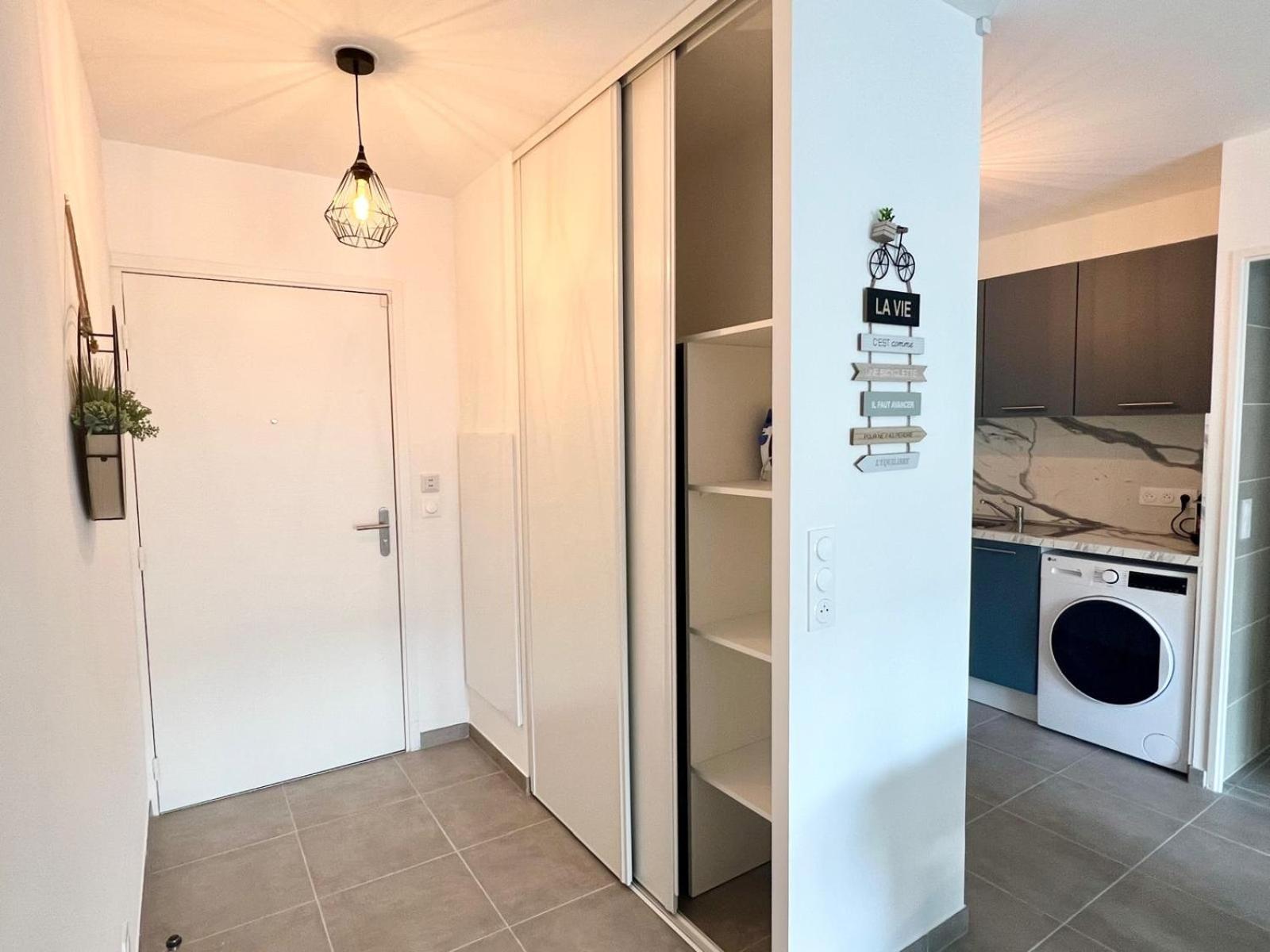Brand New Flat With Terrace And Parc View Appartamento