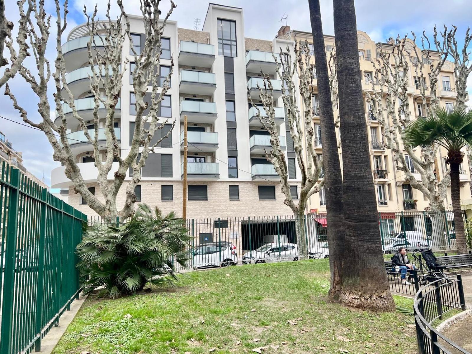 Brand New Flat With Terrace And Parc View * Nizza